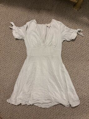 GB White Short Sleeve Dress